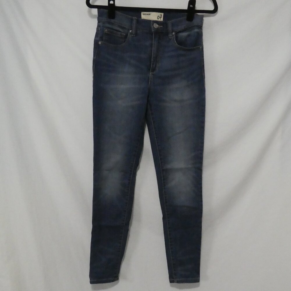 GARAGE - High Rise | size 7 | Classic Blue Jeans with Faded Design